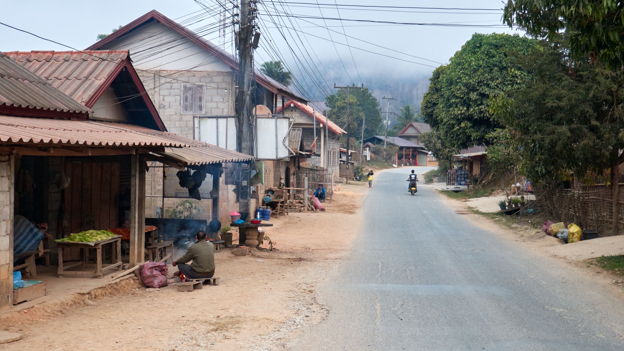 Route vers Xayaboury à travers les paysages laotiens